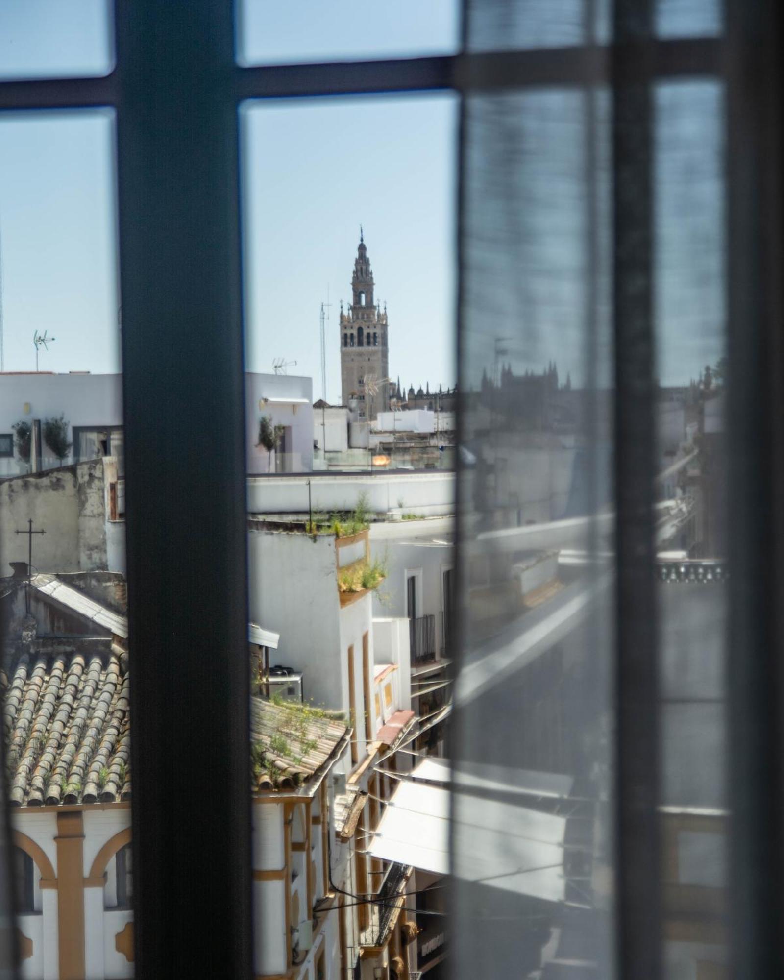 Betis Suites-La Campana Sevilla Kültér fotó